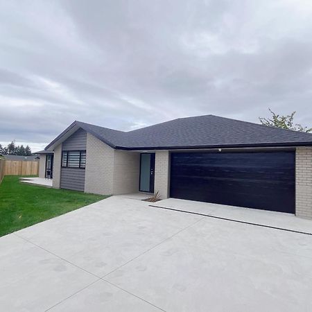 Rotorua Sunshine Brand New 4 Bedroom House Kültér fotó