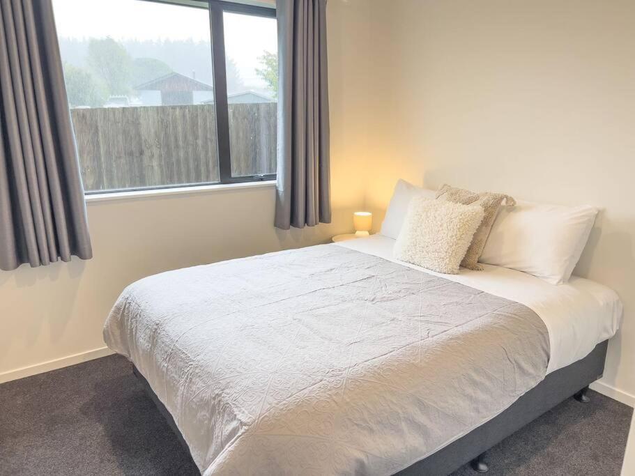 Rotorua Sunshine Brand New 4 Bedroom House Kültér fotó