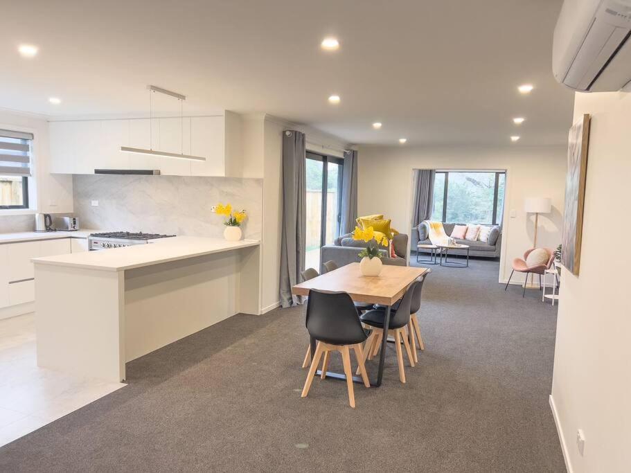 Rotorua Sunshine Brand New 4 Bedroom House Kültér fotó